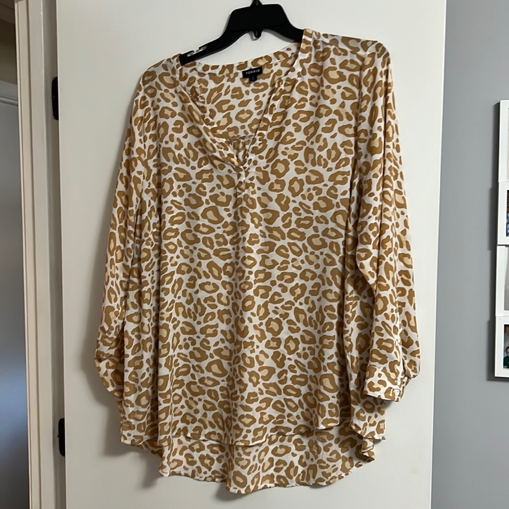 Torrid size 3 leopard blouse